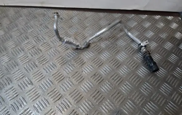 Audi Q5 SQ5 Engine coolant pipe/hose 06M121085H