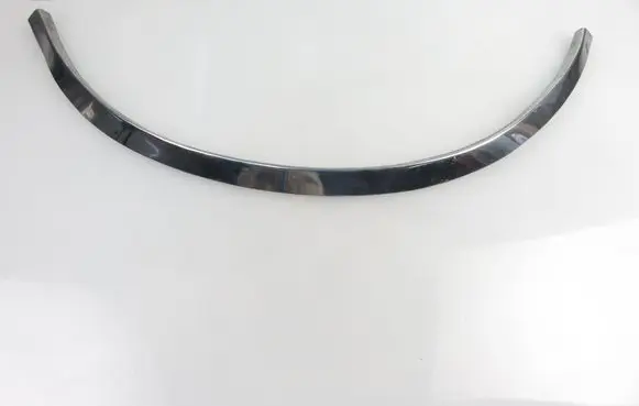 Mercedes-Benz W123 Front arch trim 
