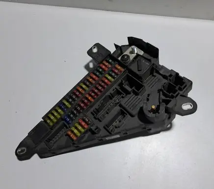 BMW 5 E60 E61 Fuse module 6906619