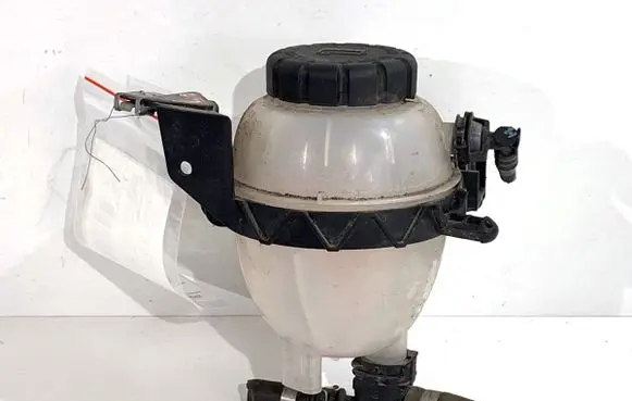 Mercedes-Benz CLS C257 Coolant expansion tank/reservoir A2225000549