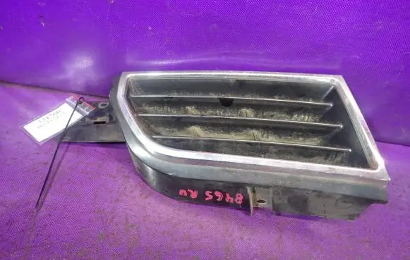 Mitsubishi Carisma Front bumper lower grill MR361222RH