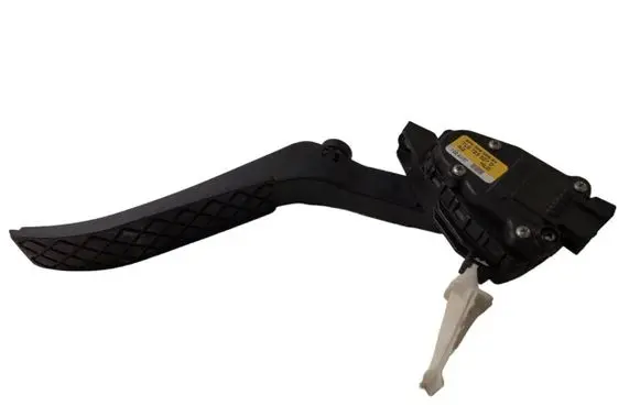 Porsche Cayenne (9PA) Accelerator throttle pedal 7L0723507D 6PV00802624