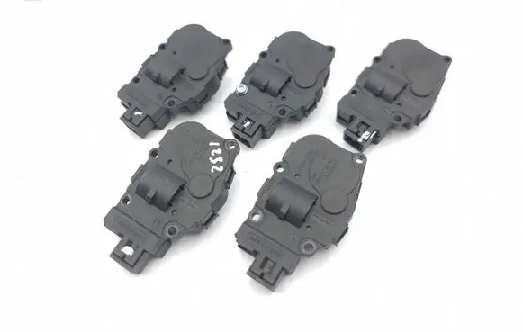 Mercedes-Benz GLK (X204) Air flap motor/actuator EFB330 K9749005