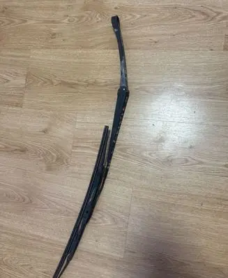 Subaru Forester SF Front wiper blade arm