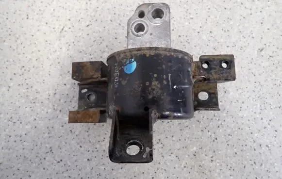 KIA Rio Engine mount vacuum valve 
