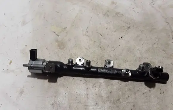 Renault Master III Fuel main line pipe 175211218R