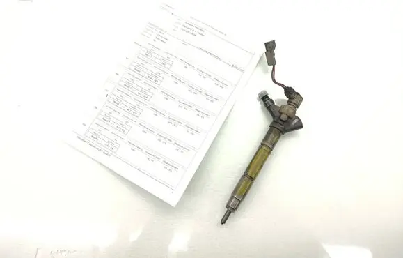 Toyota Avensis T250 Fuel injector 2367026011