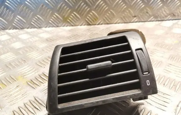 BMW 3 E46 Dashboard air vent grill cover trim 8361897