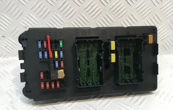 Jeep Grand Cherokee (WK) Fuse module 56049915AA