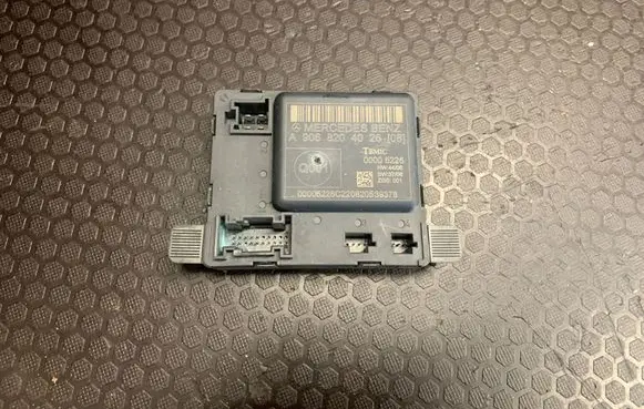 Mercedes-Benz Sprinter W906 Door control unit/module A9068204026 00005226