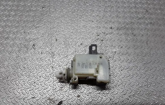 Skoda Octavia Mk2 (1Z) Central locking motor 1M0959781A