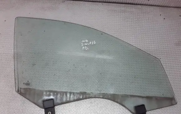 Mercedes-Benz S W220 Front door window glass four-door