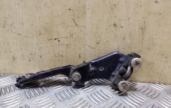 Volkswagen Caddy Sliding door middle roller runner 2K0843336A