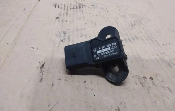 Volkswagen PASSAT B6 Air pressure sensor 06B906051 0261230031