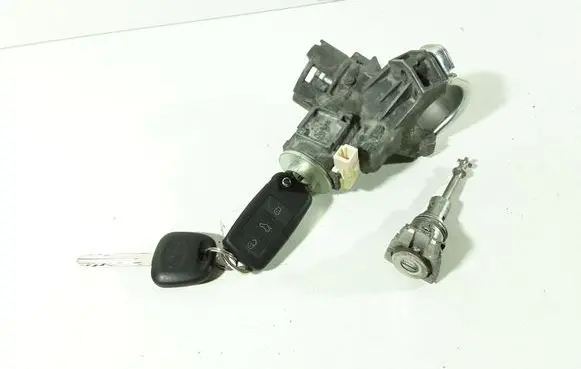 Toyota Yaris Ignition lock 450200D04 12610182S 12610182S4131