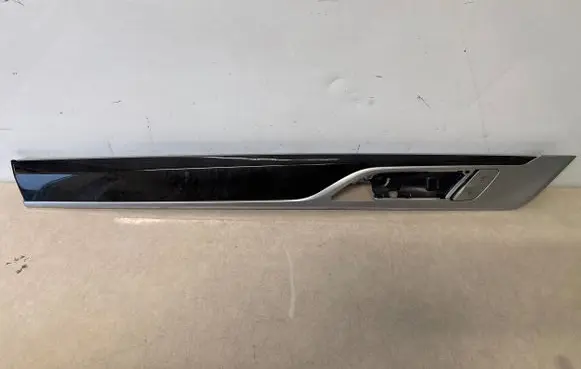 BMW 7 G11 G12 Front door trim bar 9129389