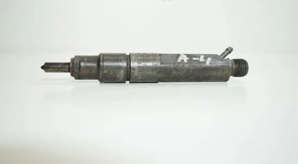 Audi A4 S4 B5 8D Fuel injector 028130201T
