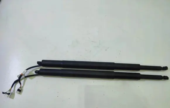BMW 3 G20 G21 Rear window strut damper 7453413