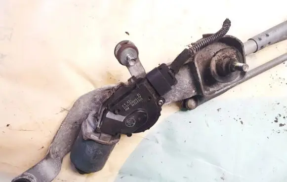 Opel Insignia A Wiper motor 13227393 av159060-1425