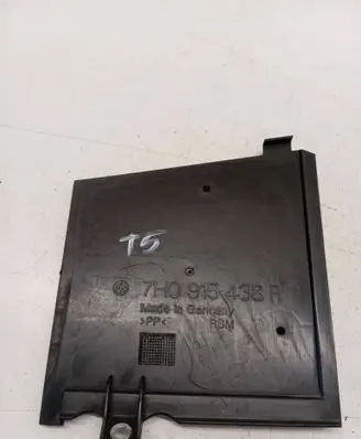 Volkswagen Transporter - Caravelle T5 Battery tray heat shield 7H0915438A