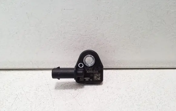 Skoda Octavia Mk3 (5E) Airbag deployment crash/impact sensor 3Q0959351A