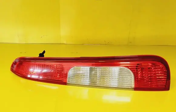 Ford Focus C-MAX Rear/tail lights 3M5113A602AA