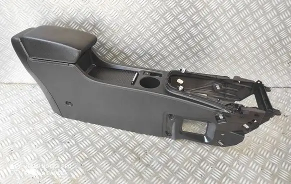 Opel Astra J Armrest 13317404