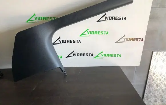 Other sill/pillar trim element