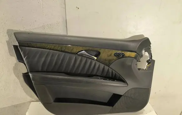 Mercedes-Benz E W211 Front door card panel trim A2117207751