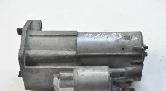 Audi A4 S4 B7 8E 8H Starter motor 06D911023A