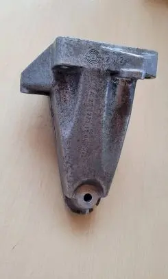 Mercedes-Benz C W204 Engine mounting bracket A2712231904