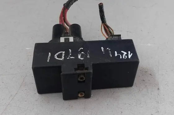 Volkswagen Golf IV Coolant fan relay 1J0919506H 898884000