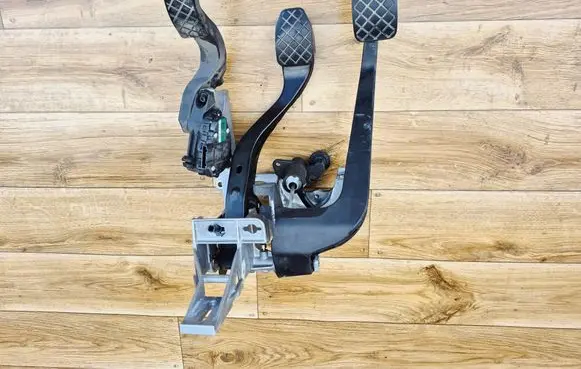 Audi A4 S4 B6 8E 8H Pedal assembly 8E1721117A