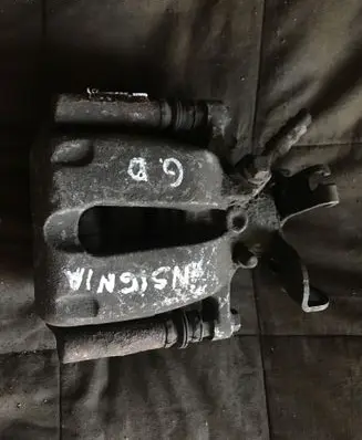Opel Insignia A Rear brake caliper