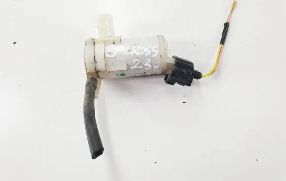 Suzuki SX4 S-Cross Windscreen/windshield washer pump 738515