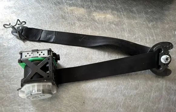 Citroen C4 II Front seatbelt 98026077XX