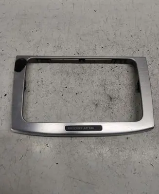 Volkswagen PASSAT B6 Radio/GPS head unit trim 