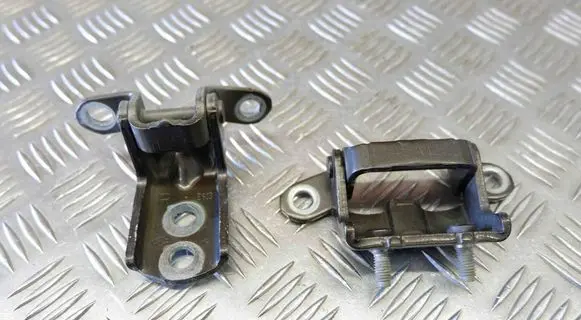 Nissan Qashqai Rear door hinge set 