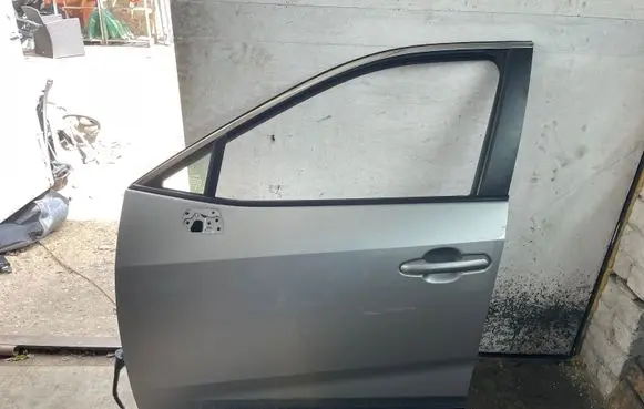 Toyota RAV 4 (XA50) Front door