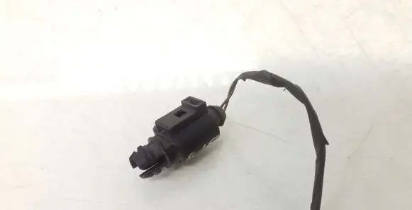 Volkswagen PASSAT B6 Outside/external air temperature sensor 8Z0820535