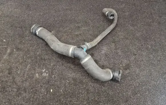 Land Rover Range Rover Sport L494 Engine coolant pipe/hose HPLA8260BC HPLA8C424