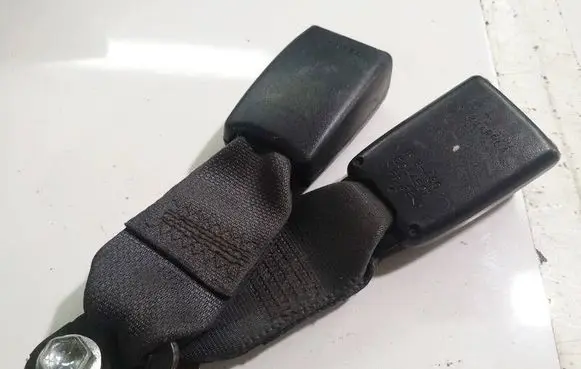 Nissan Pathfinder R51 Front seatbelt buckle E034501
