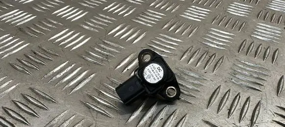 Mercedes-Benz E C207 W207 Air pressure sensor A0061539928