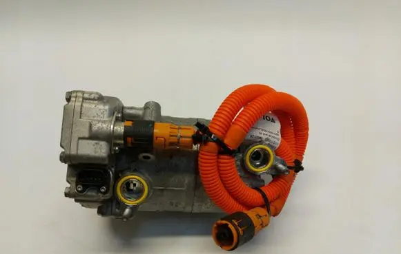 Volvo XC60 Air conditioning (A/C) compressor (pump) 32260523