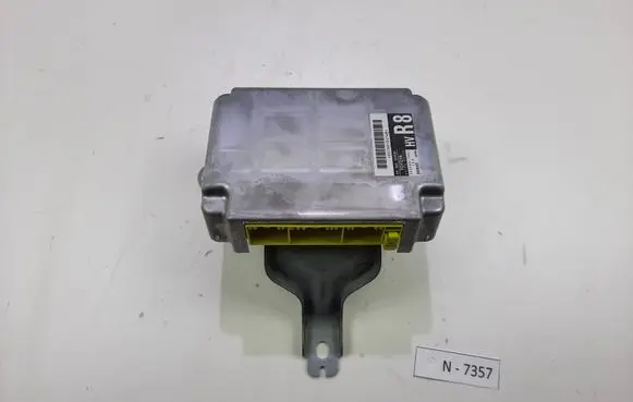 Lexus RX 330 - 350 - 400H Airbag control unit/module 8917048150