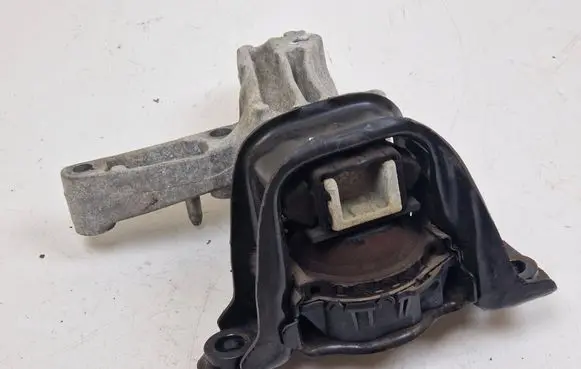 Nissan Qashqai Engine mount bracket 112848459R