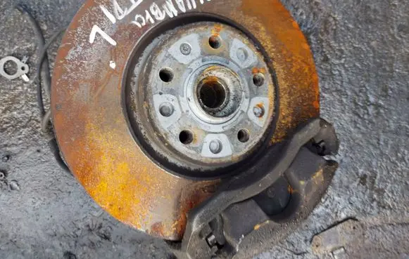 Seat Alhambra (Mk2) Front wheel hub spindle knuckle 47SKV081
