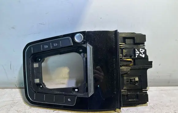 Volkswagen PASSAT B8 Wireless charging module 5G0980611 1600010859 0726000319
