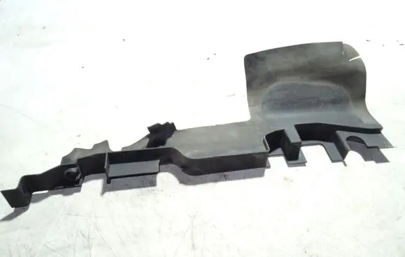 Audi A4 S4 B7 8E 8H Air intake duct part 8E0121283AC