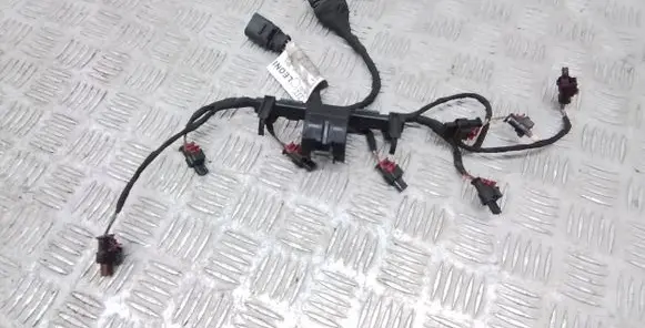Volkswagen Golf VIII Fuel injector wires 06N971627B